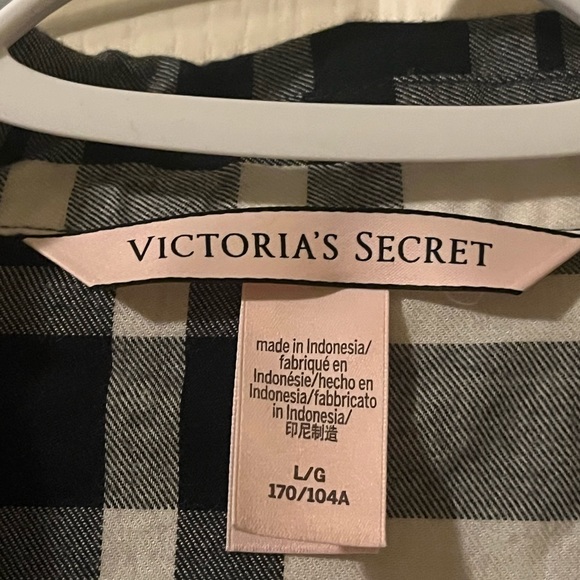 VICTORIA'S SECRET
Flannel Long Pajama Top - Picture 4 of 4